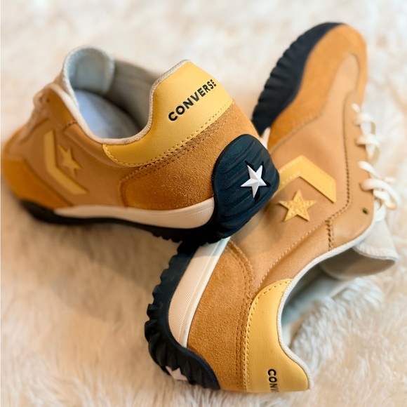 Converse Run Star Trainer sneakers in the "Retro Sport - Sandy Shore" colorway - Picture 6 of 11